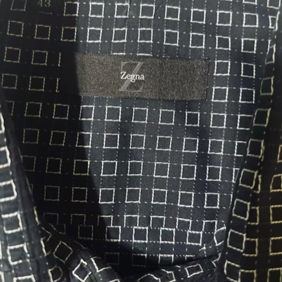 ZEGNA XL dress shirt. Black with small white squares design. Excellent condition - Picture 3 of 5